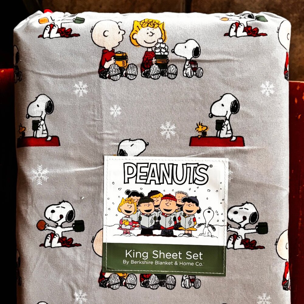 Peanuts Snoopy Christmas KING Size Sheet Set Hot Cocoa Snowflakes Woodstock